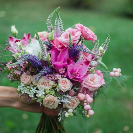 buchet i love myself flori vesele roz