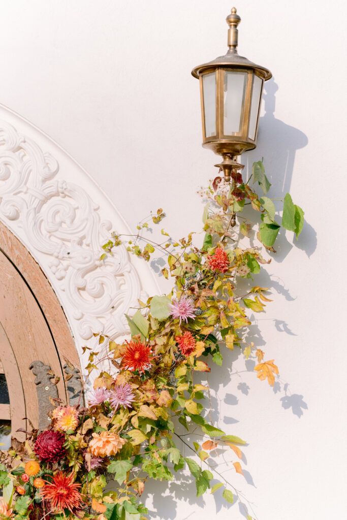 decor-floral-eveniment-toamna-vie-Casa-Timis-nunta-botez
