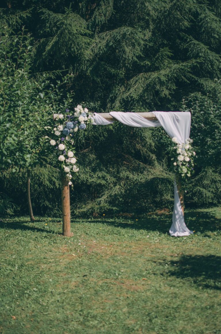 arcada florala rustica pentru o nunta la hadar chalet arcada nunta idei arcade arcada rustica