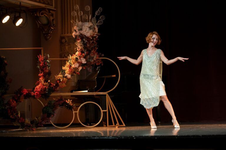 decor scena ateneu festival sonoro tematica orient express